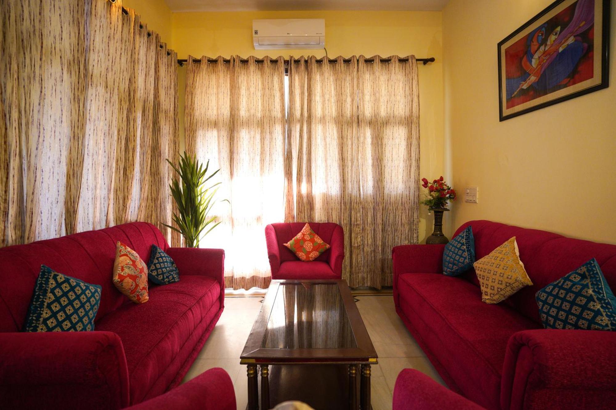 Hotel Neeraj Bhawan- Triveni Ghat Rishīkesh Exteriör bild