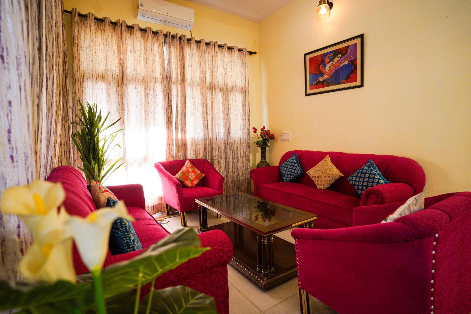 Hotel Neeraj Bhawan- Triveni Ghat Rishīkesh Exteriör bild