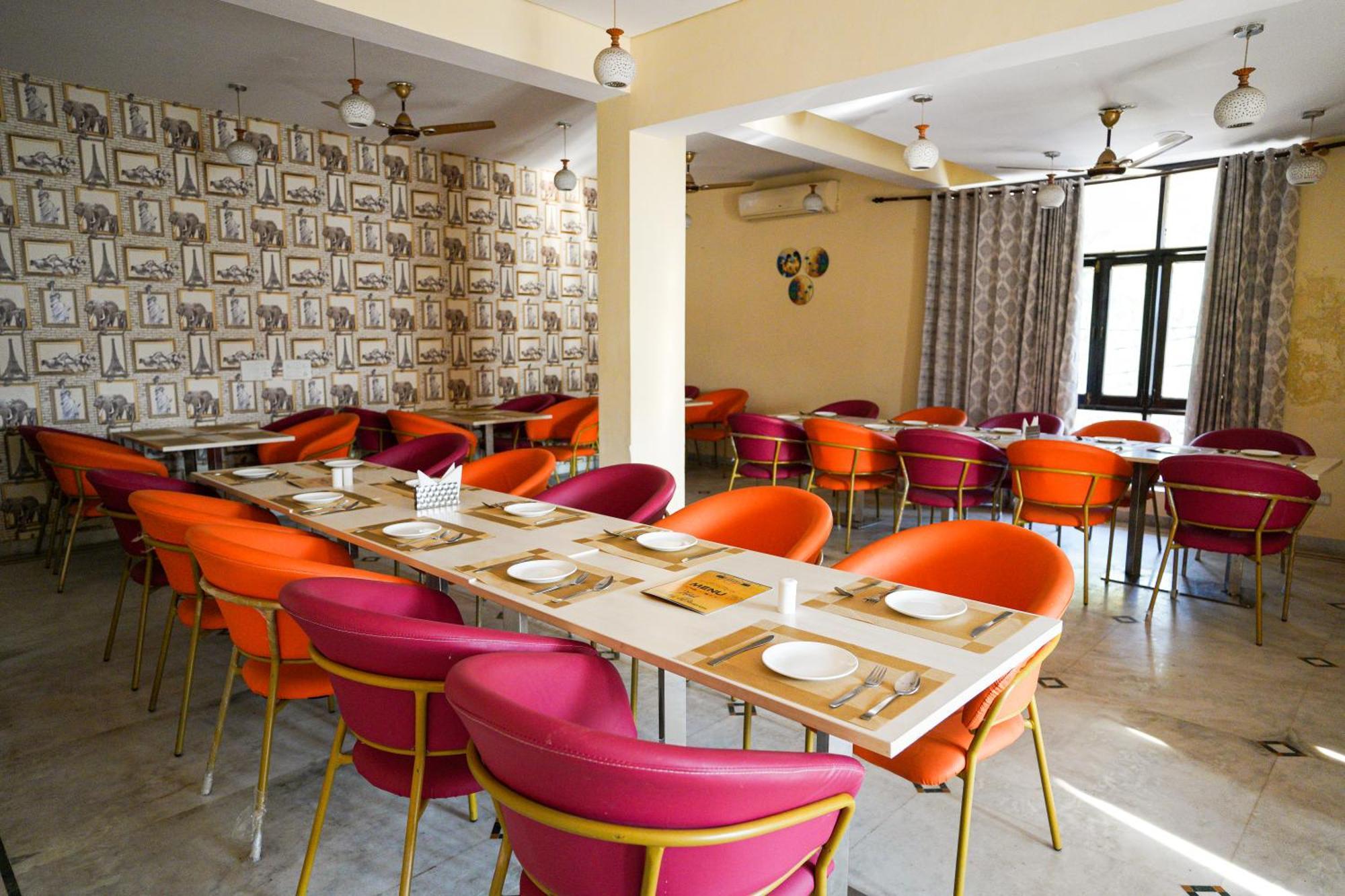 Hotel Neeraj Bhawan- Triveni Ghat Rishīkesh Exteriör bild