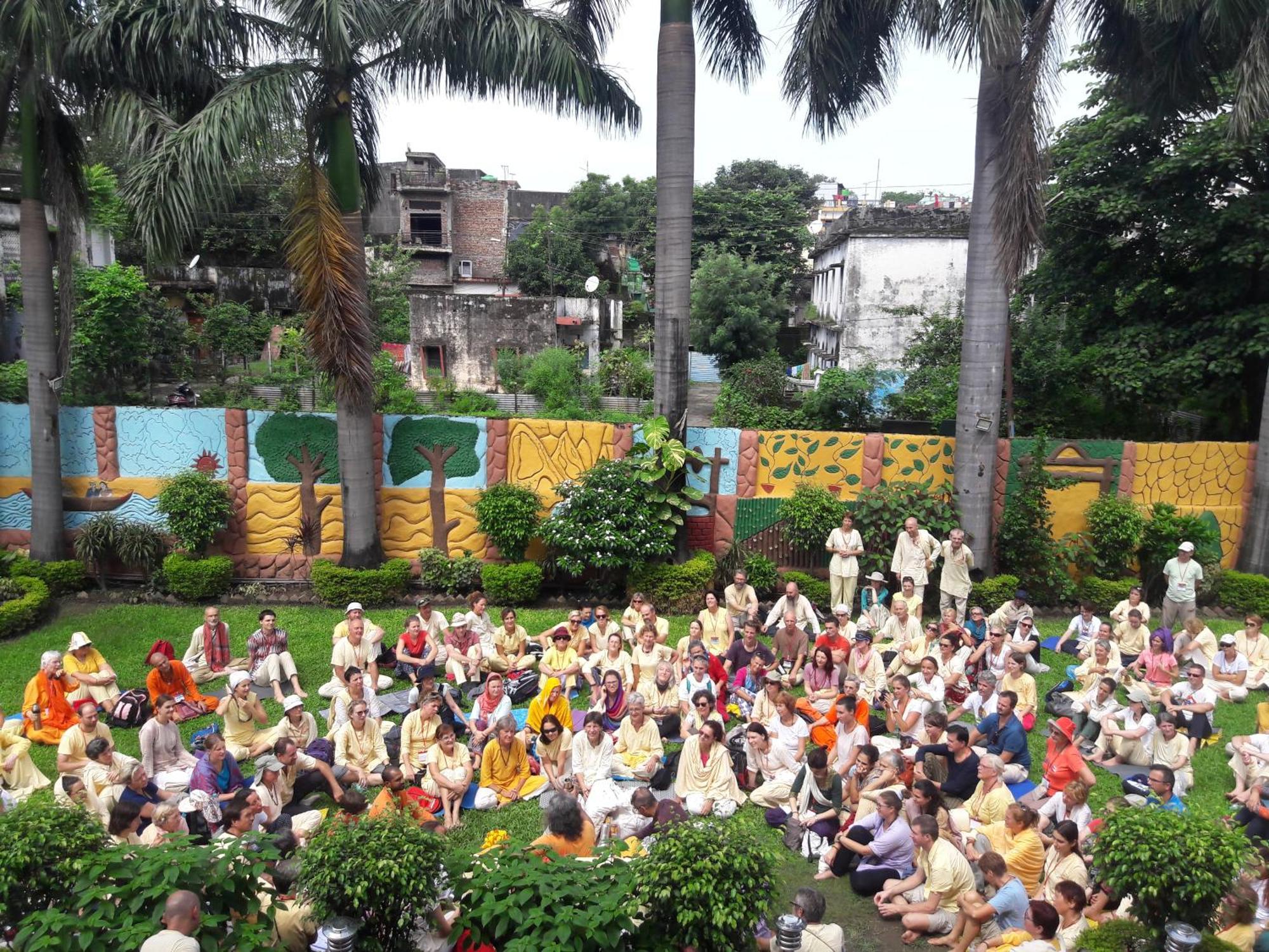 Hotel Neeraj Bhawan- Triveni Ghat Rishīkesh Exteriör bild