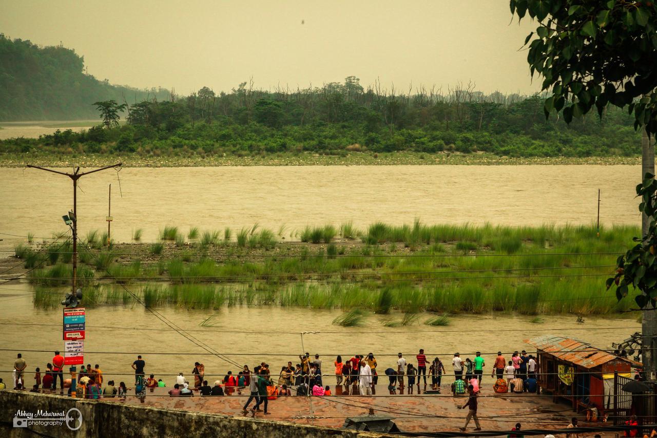 Hotel Neeraj Bhawan- Triveni Ghat Rishīkesh Exteriör bild