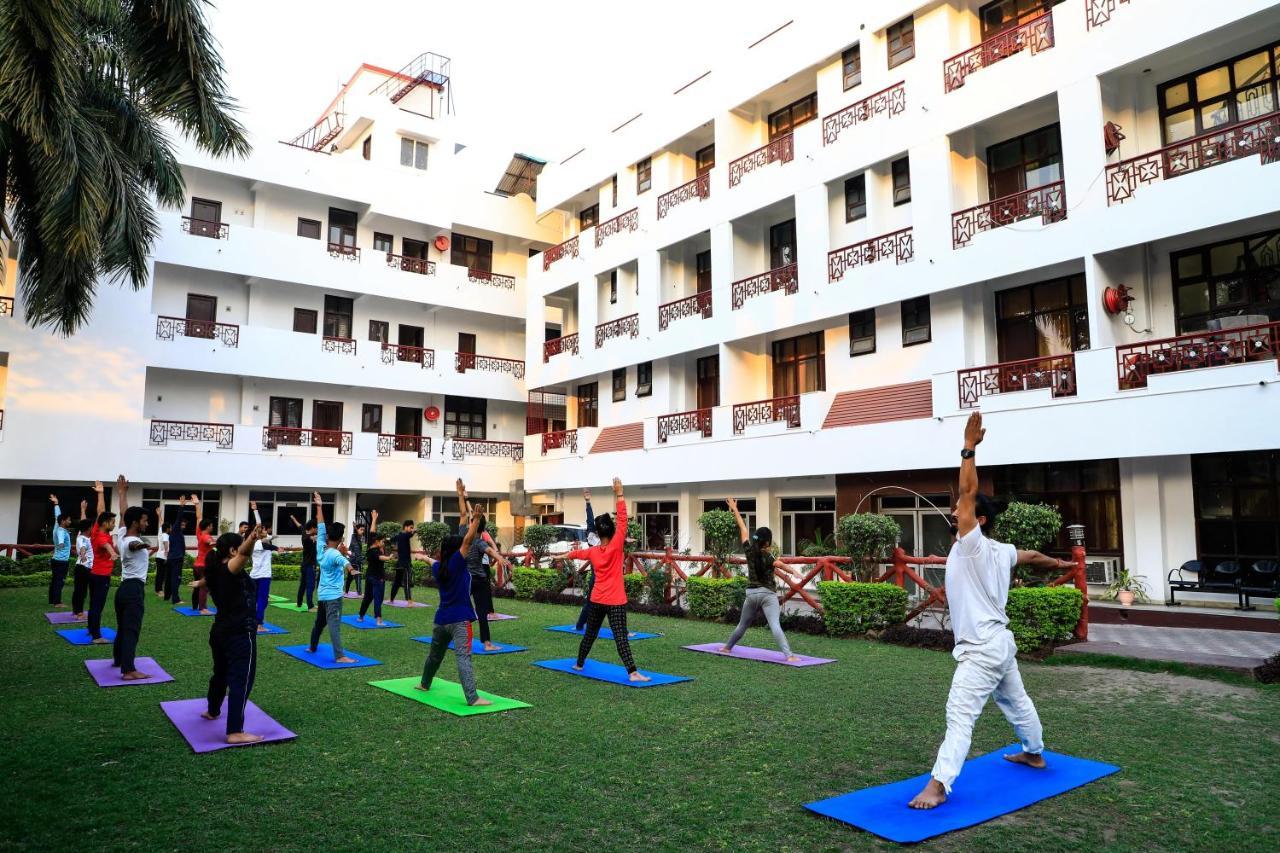 Hotel Neeraj Bhawan- Triveni Ghat Rishīkesh Exteriör bild